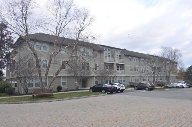 2 Harvest Drive 209, North Andover, MA 01845