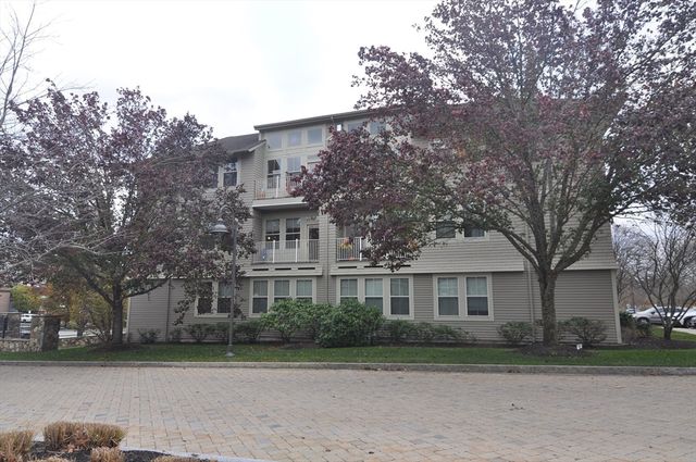 2 Harvest Drive 209, North Andover, MA 01845