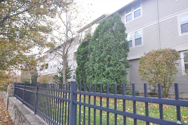 2 Harvest Drive 209, North Andover, MA 01845