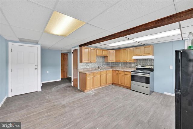 636 SNYDER ST, Pottsville, PA 17901