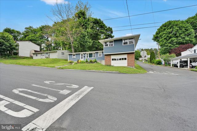 636 SNYDER ST, Pottsville, PA 17901