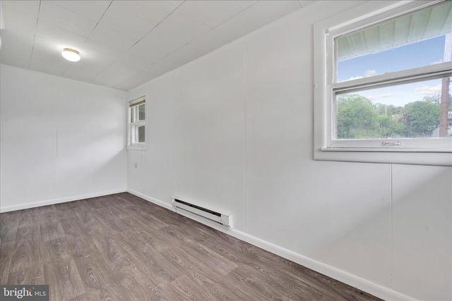 636 SNYDER ST, Pottsville, PA 17901