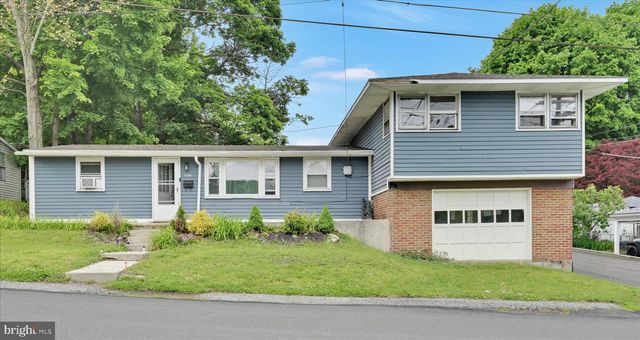 636 SNYDER ST, Pottsville, PA 17901