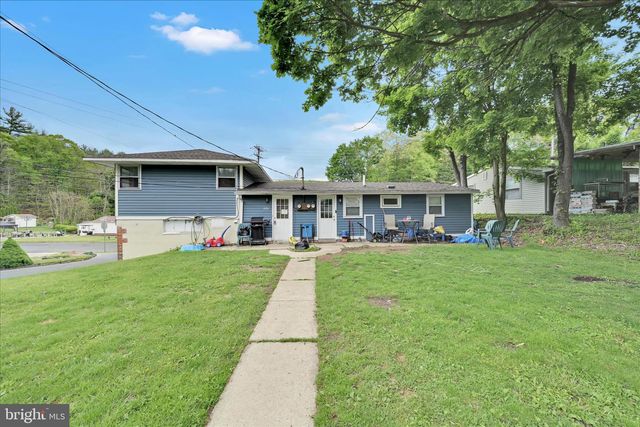 636 SNYDER ST, Pottsville, PA 17901