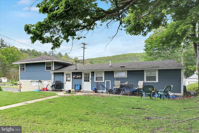 636 SNYDER ST, Pottsville, PA 17901