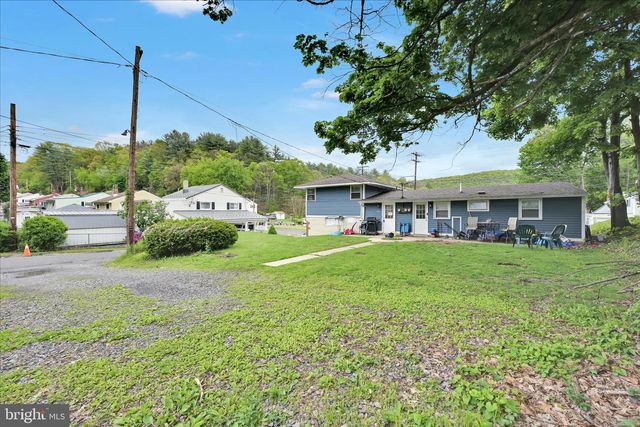 636 SNYDER ST, Pottsville, PA 17901