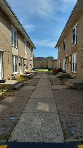 2202 Hebron Avenue A, Zion, IL 60099