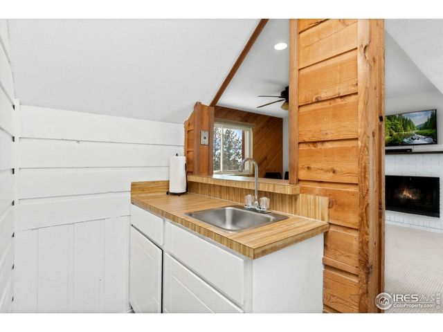 1601 Cliff Side Dr, Loveland, CO 80538