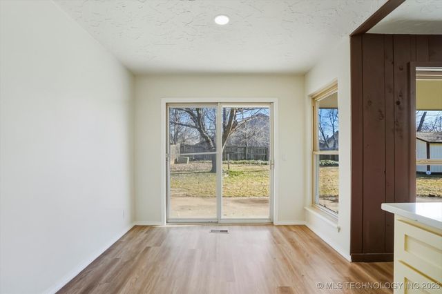 6803 S 77th East Avenue, Tulsa, OK 74133