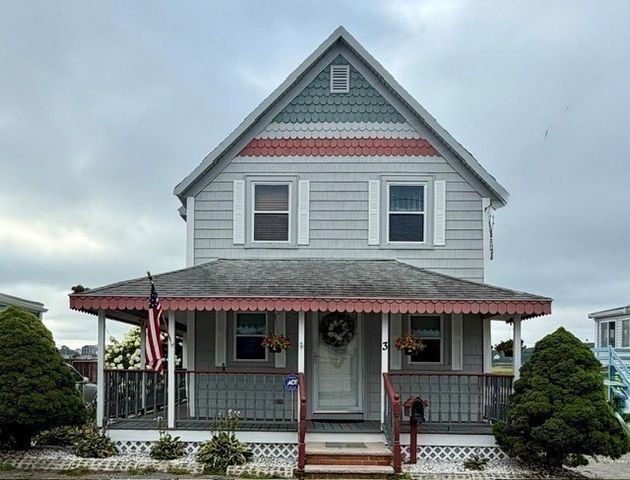 3 Moreland Avenue, Hull, MA 02045
