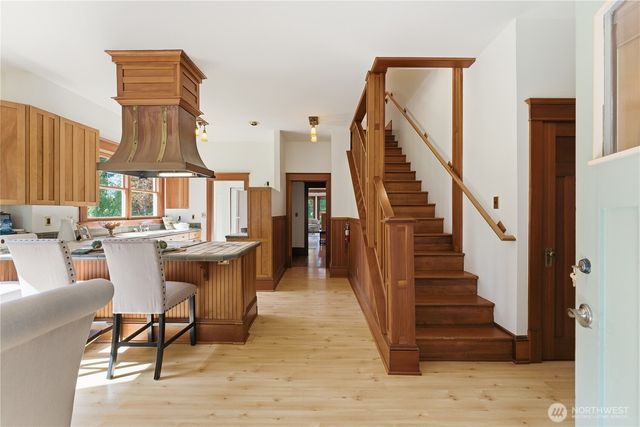 20015 NE 50th Street, Redmond, WA 98053