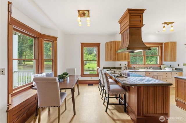 20015 NE 50th Street, Redmond, WA 98053