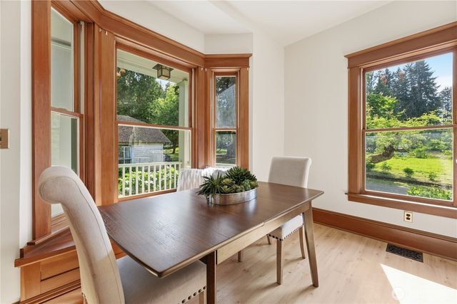 20015 NE 50th Street, Redmond, WA 98053