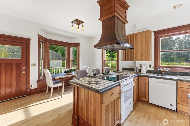 20015 NE 50th Street, Redmond, WA 98053