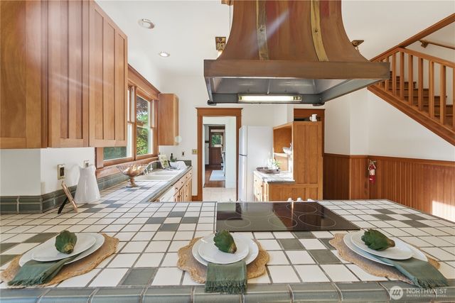 20015 NE 50th Street, Redmond, WA 98053