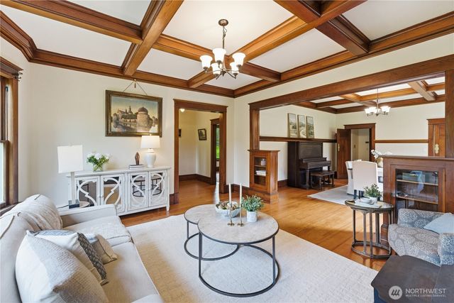 20015 NE 50th Street, Redmond, WA 98053