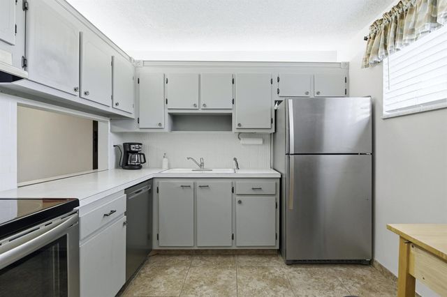 2534 Garden Drive S 203, Lake Worth, FL 33461