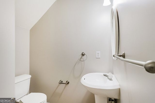 95 Golden Pine Road, Austell, GA 30168