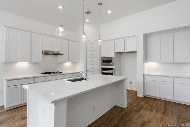 1523 Balcones Fault, New Braunfels, TX 78132