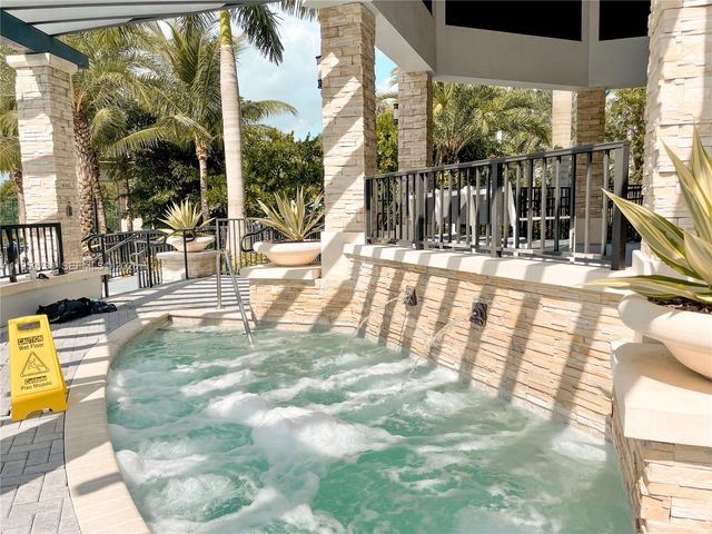 8031 NW 104th Ave 5, Doral, FL 33178