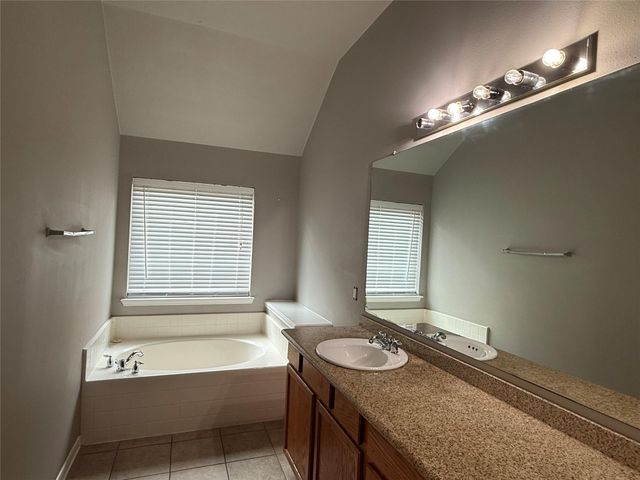 16126 Saxon Hollow Lane, Houston, TX 77084
