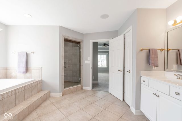 11752 Skyhawk Court, Fishers, IN 46037