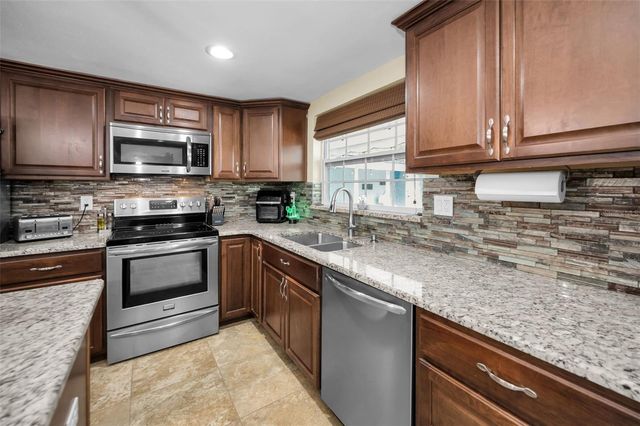 9351 DELRAY DRIVE, New Port Richey, FL 34654