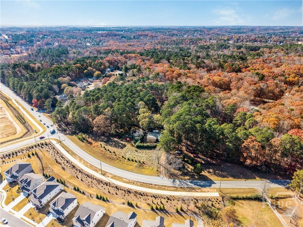 Image 5 of property listing at 3033 Fence Road, Dacula, GA 30019