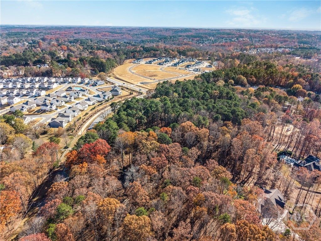 Image 8 of property listing at 3033 Fence Road, Dacula, GA 30019