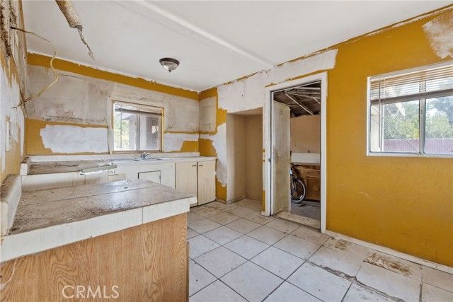 1692 N Beverly, Porterville, CA 93257