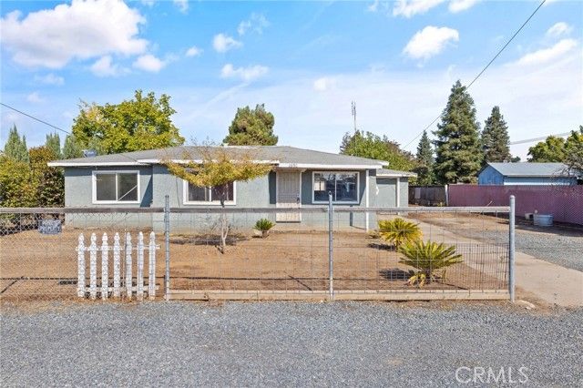1692 N Beverly, Porterville, CA 93257