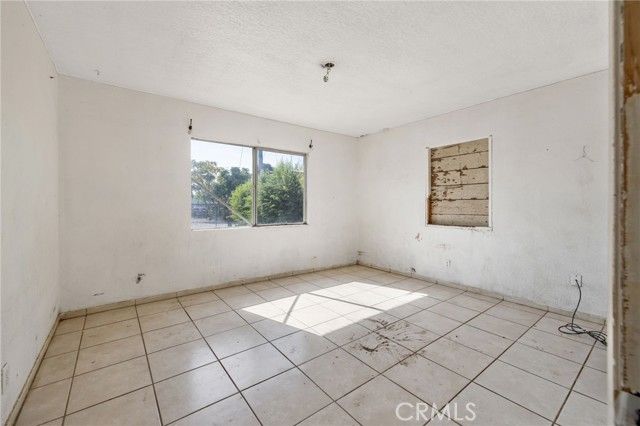 1692 N Beverly, Porterville, CA 93257