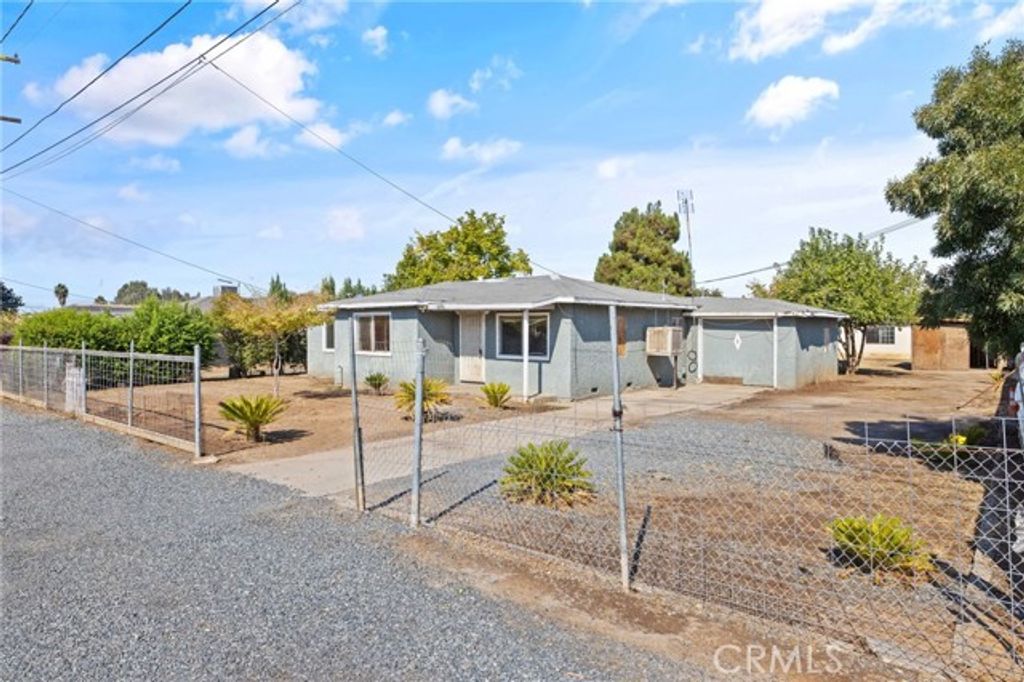 1692 N Beverly, Porterville, CA 93257