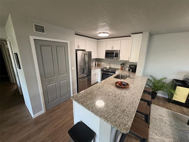 110 KILLARNEY BAY COURT 1, Winter Park, FL 32789