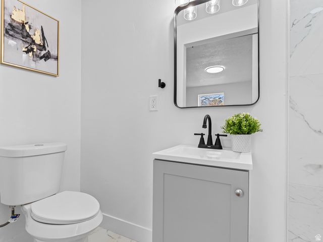 5245 S 900 E, Murray, UT 84117