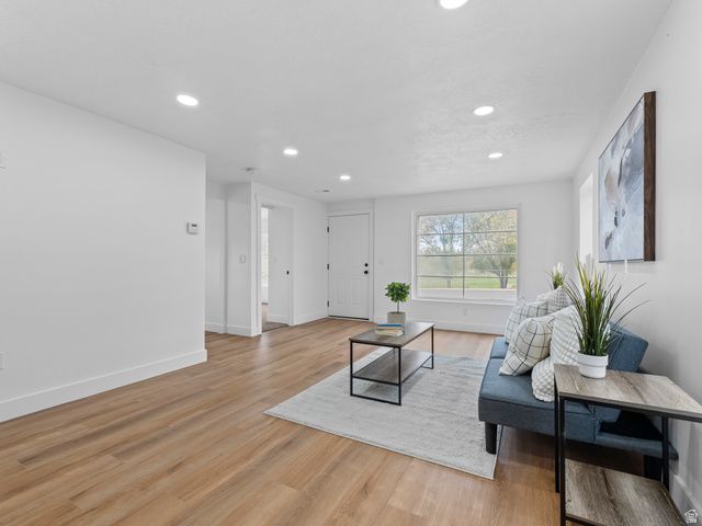 5245 S 900 E, Murray, UT 84117