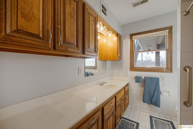 2414 N 135 Street, Omaha, NE 68164