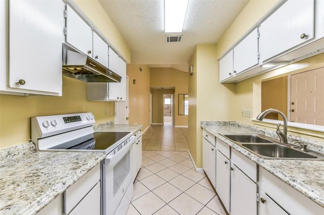 7839 Greenedge Drive, Houston, TX 77040