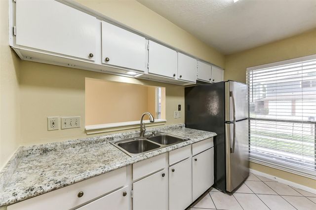 7839 Greenedge Drive, Houston, TX 77040