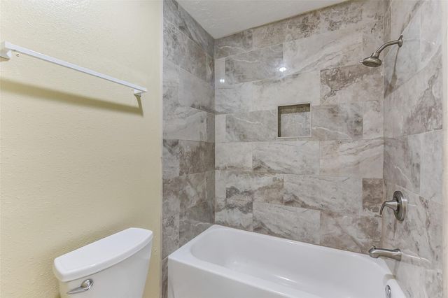 7839 Greenedge Drive, Houston, TX 77040