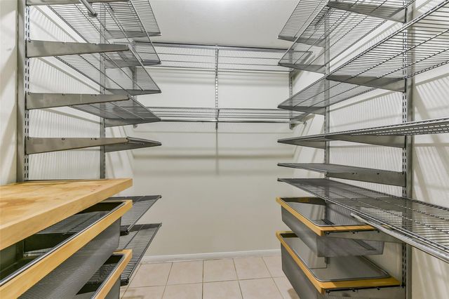 7839 Greenedge Drive, Houston, TX 77040