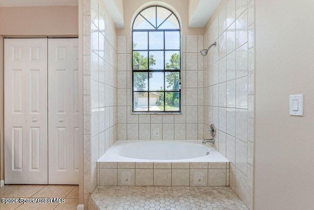 1040 Big Horn Circle NW, Palm Bay, FL 32907