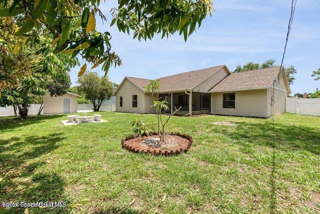 1040 Big Horn Circle NW, Palm Bay, FL 32907