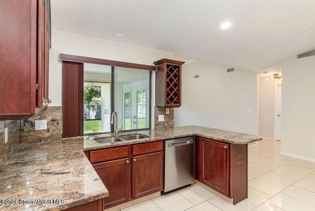 1040 Big Horn Circle NW, Palm Bay, FL 32907