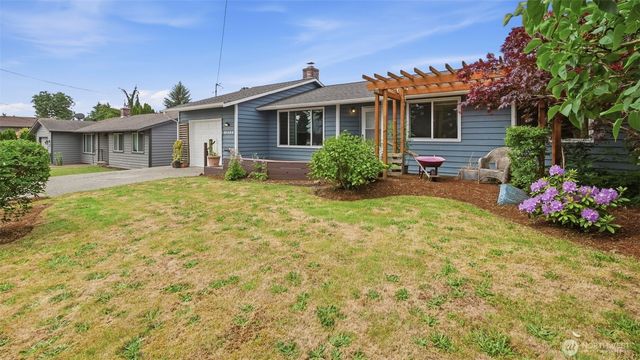 20122 32nd Avenue W, Lynnwood, WA 98036