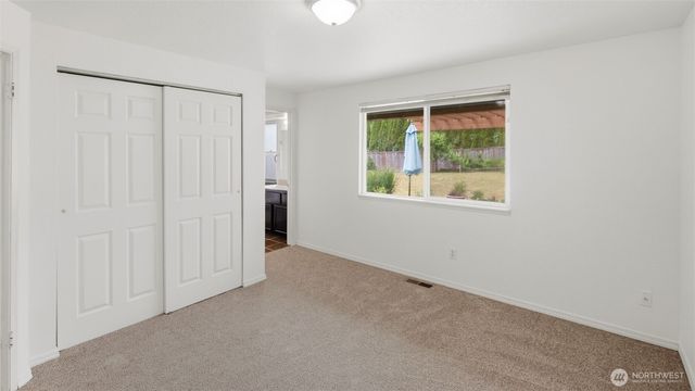 20122 32nd Avenue W, Lynnwood, WA 98036