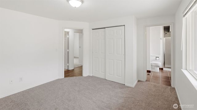 20122 32nd Avenue W, Lynnwood, WA 98036