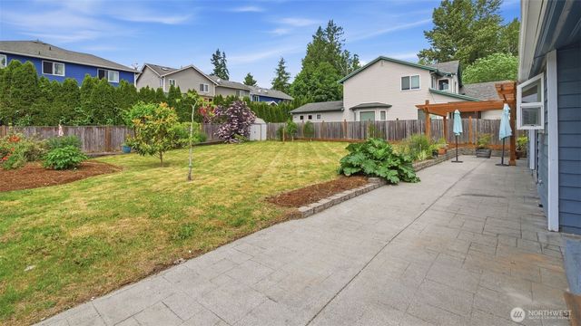 20122 32nd Avenue W, Lynnwood, WA 98036