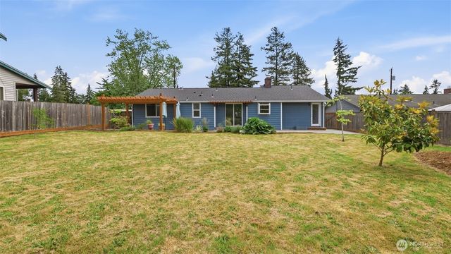 20122 32nd Avenue W, Lynnwood, WA 98036