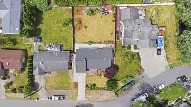 20122 32nd Avenue W, Lynnwood, WA 98036